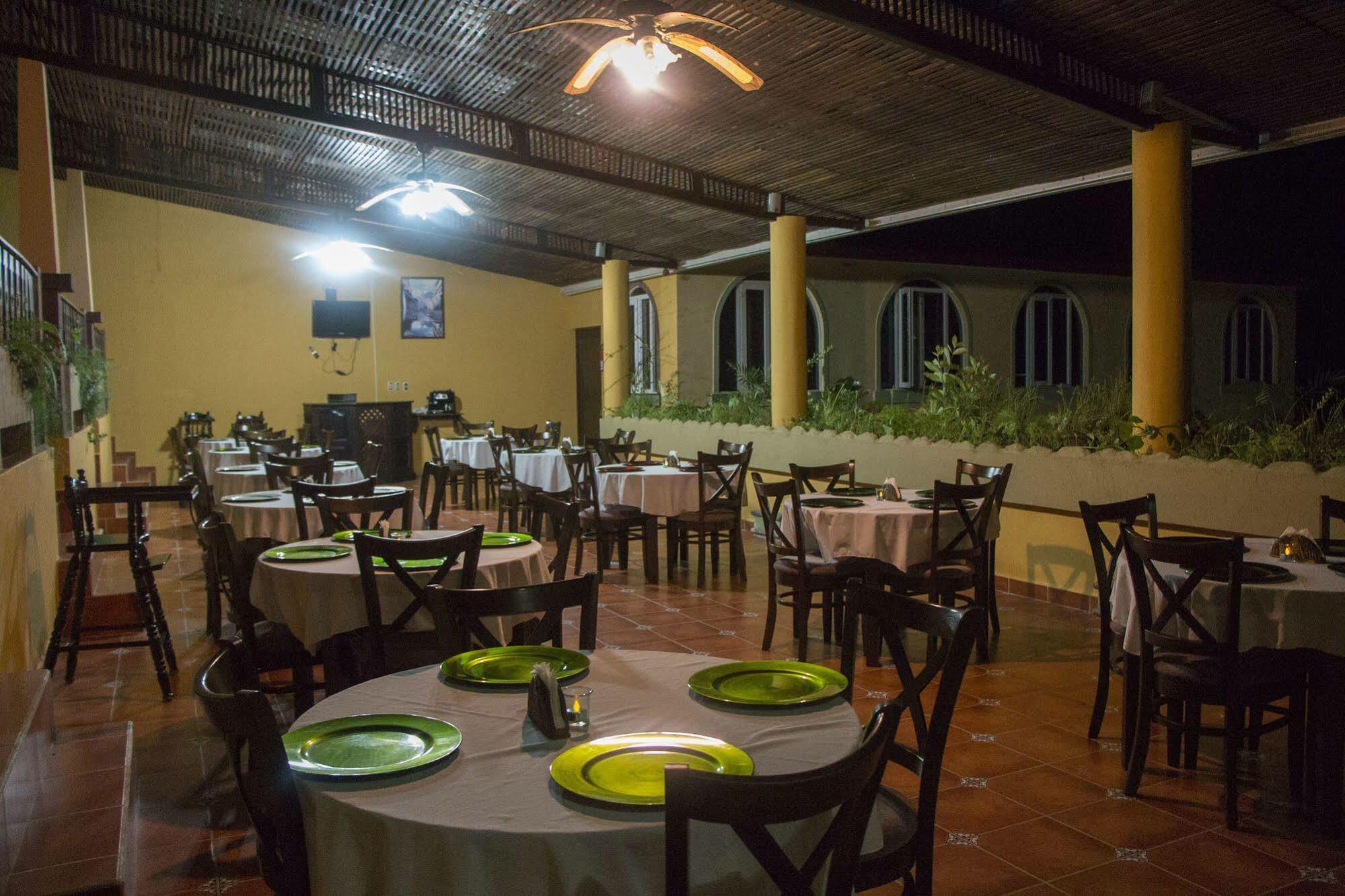 Hotel Ribiera Del Lago Peten Itza San Roman Exteriör bild