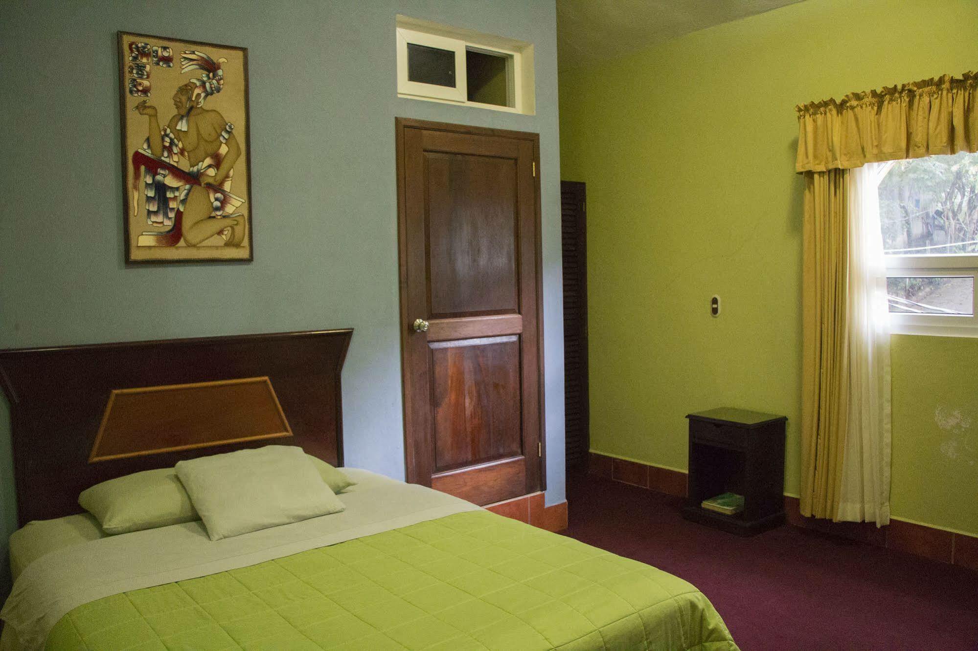 Hotel Ribiera Del Lago Peten Itza San Roman Exteriör bild