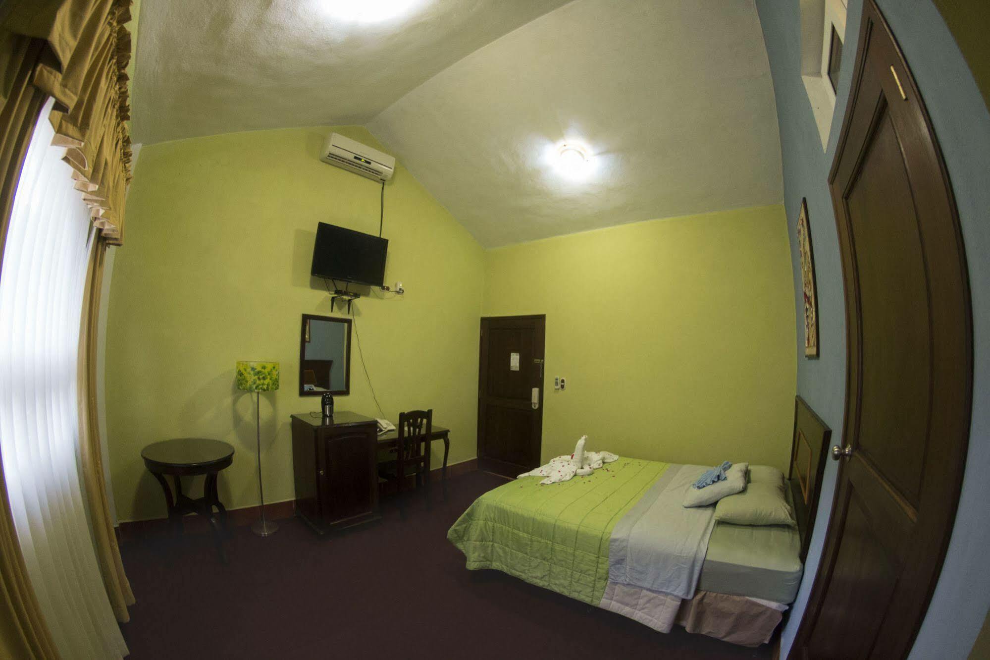 Hotel Ribiera Del Lago Peten Itza San Roman Exteriör bild