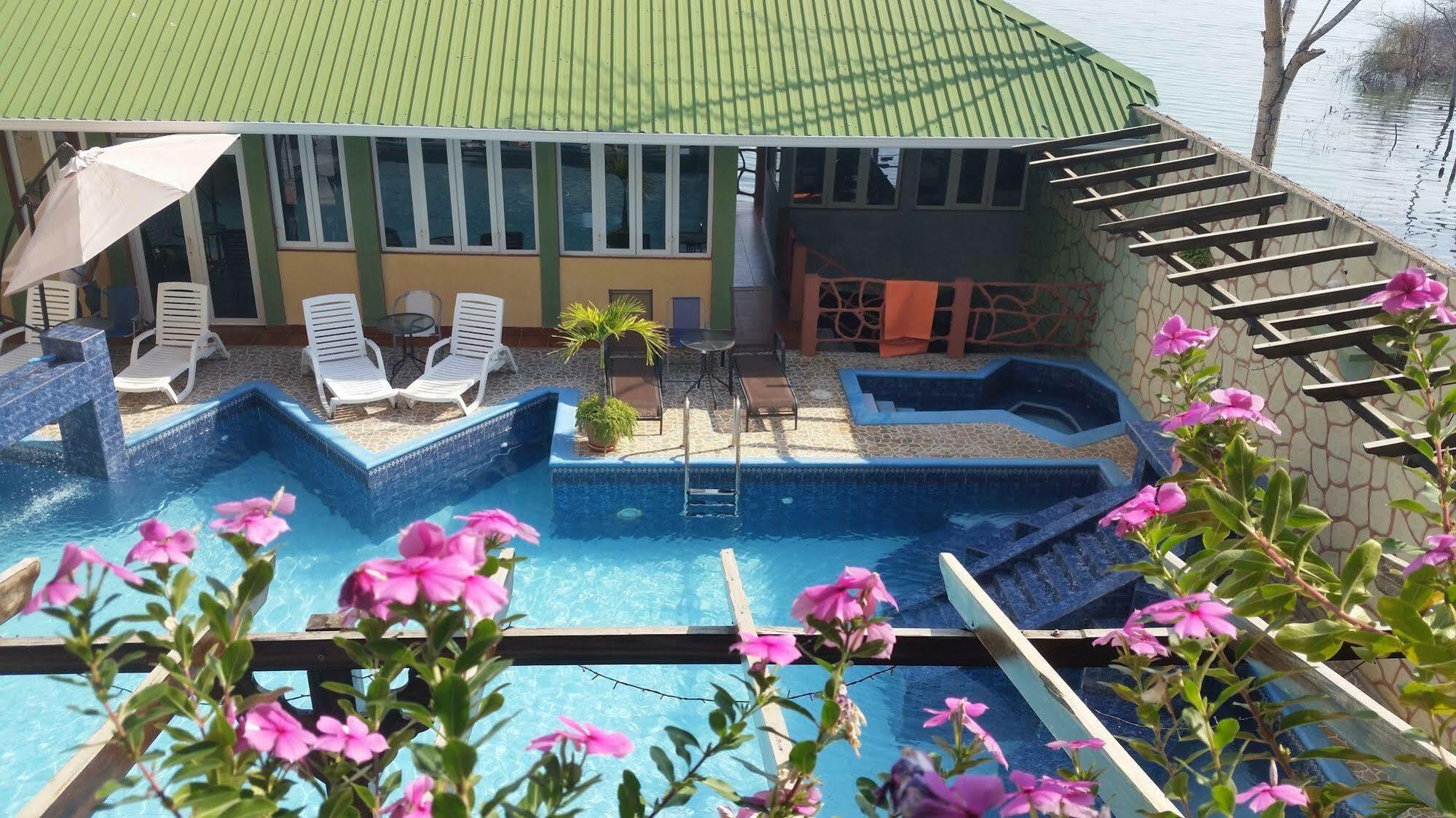Hotel Ribiera Del Lago Peten Itza San Roman Exteriör bild